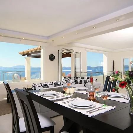 The Light House Villa Katávolos