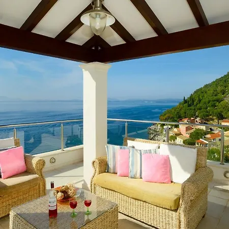 The Light House Villa Katávolos